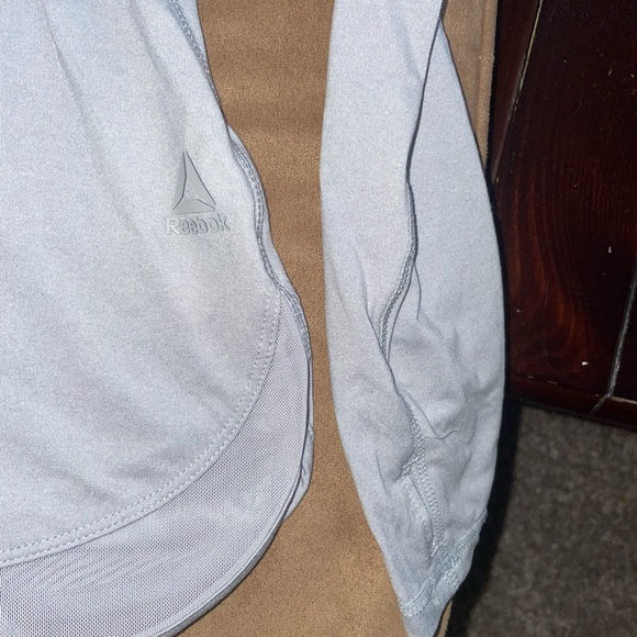 Reebok long sleeve - Picture 2 of 2